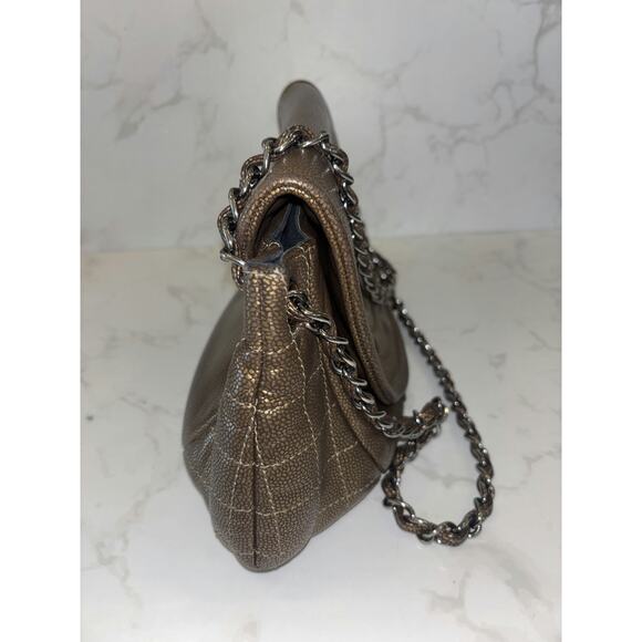 Chanel Metallic Flap Bag - Great Condition - Picture 4 of 6